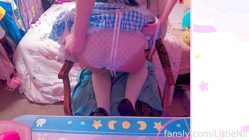 Little Nii - Your Shy Princess Begs To Go Pee But You Make