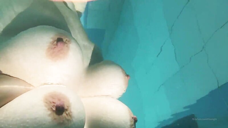 Lilliasright Naked in Pool