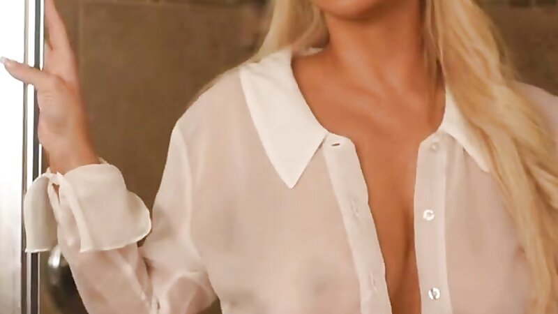 Lindsey Pelas Wet T-Shirt Shower Video Leaked