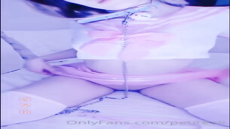 Littlealiii Nude Teasing Show