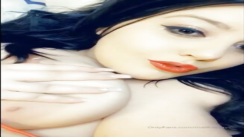 Malika Hot Twitch Streamer Playing with Boobies
