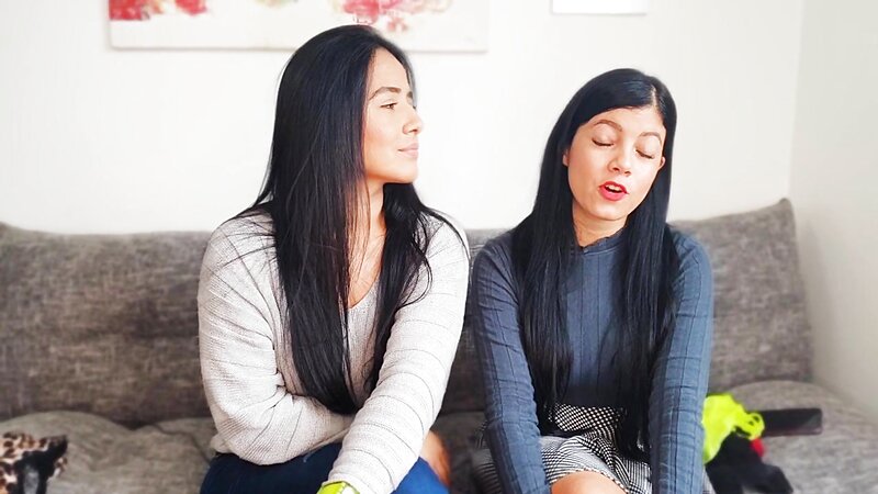 Marta María Youtuber Santos bodies con Karla Video