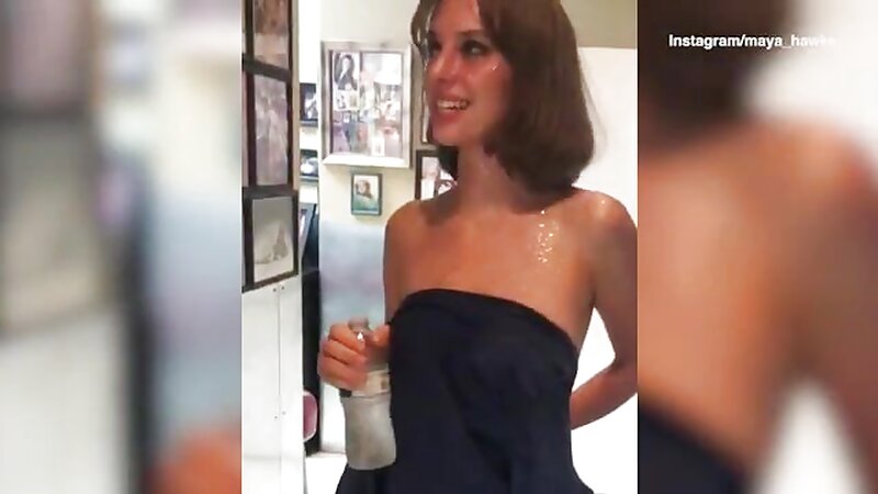 Maya Hawke Nude Sideboob Flashes