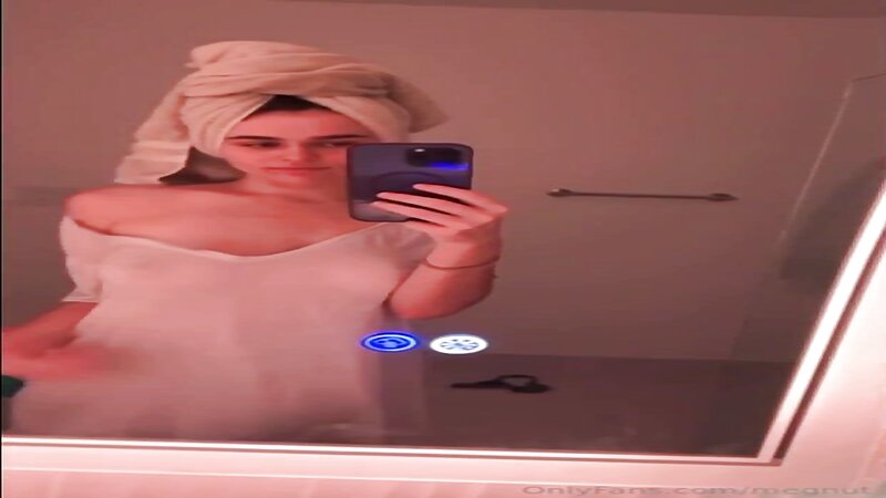 Megan Guthrie Mirror Tits Tease Video Leaked