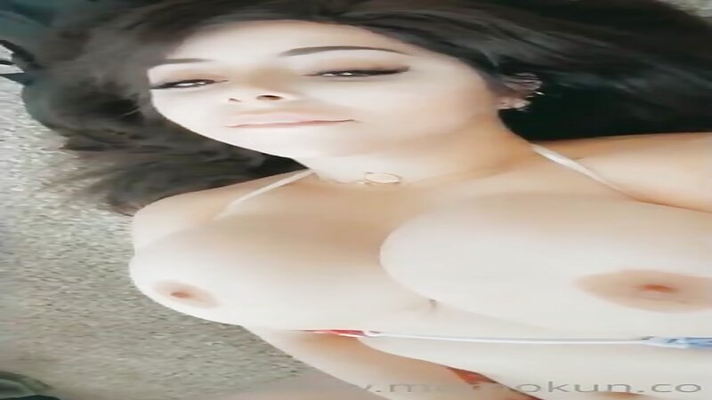 Momokun Cosplay Masturbating
