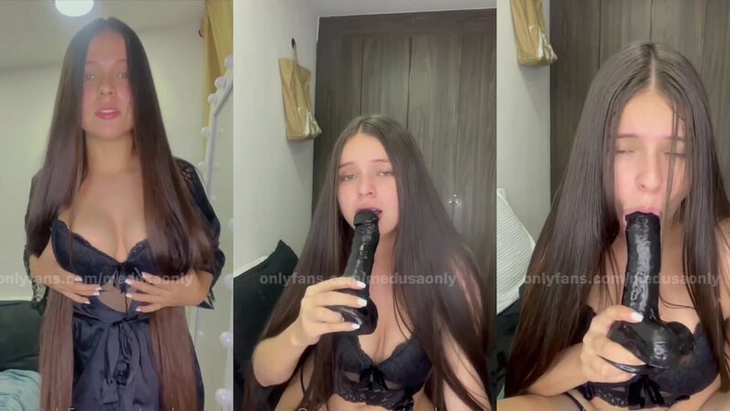 Medusaonly Fills Her Pussy With A Black Dildo