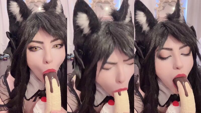 Bonbibonkers - Sucking Banana Dildo
