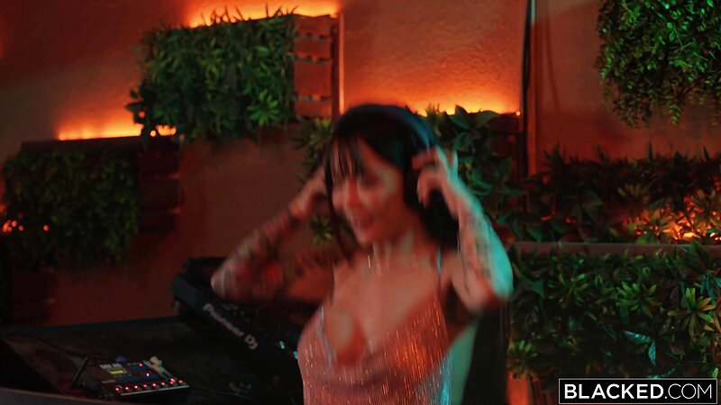 DjSakuraaaa Gets Creampied By A BBC