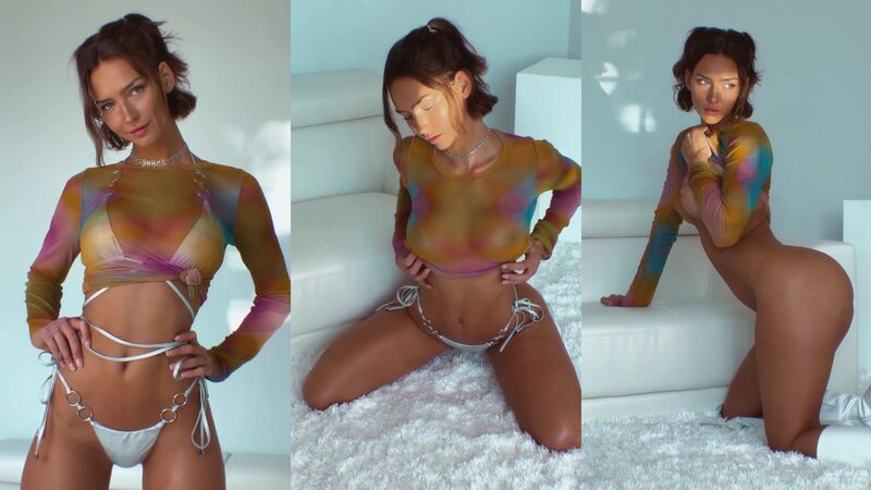 RachelCook Teases Her Sexy Toned Body