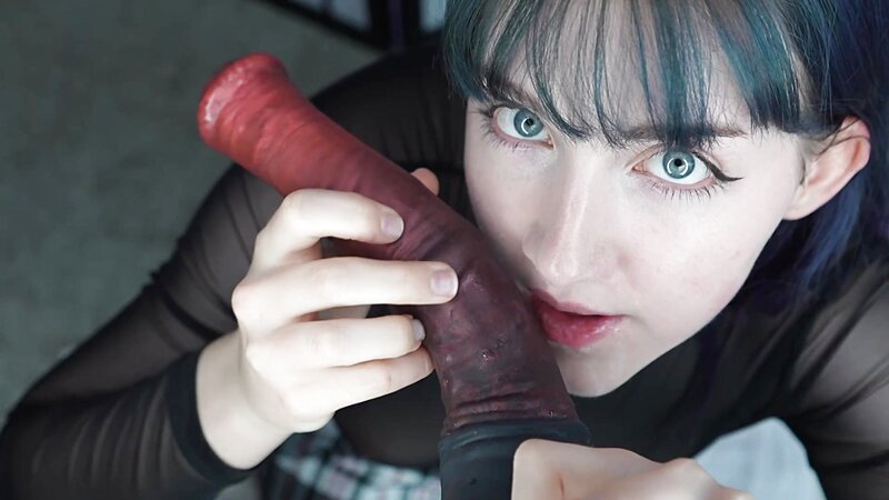MissPrincessKay - Hard Deepthroating Overflowing Throatpie