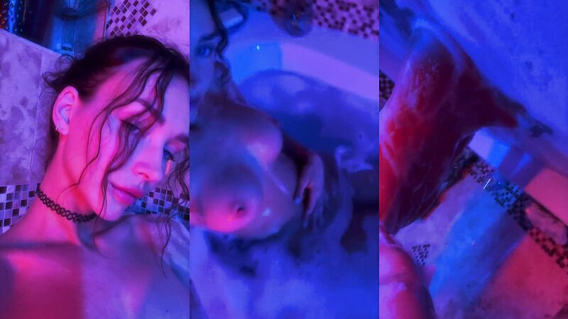Rachel Cook Nude Bathtub Tease