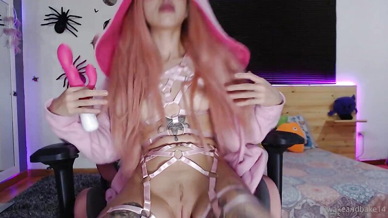 Sammynoir Horny Halloween Masturbating and Sucking