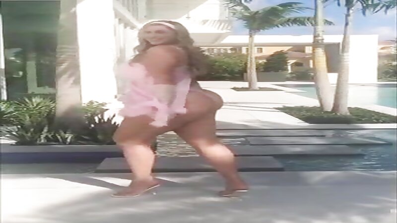 Sophiesselfies Naked and Horny