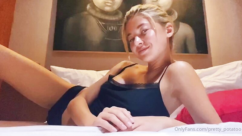 Zhanna Pavlova Nude Pussy Play